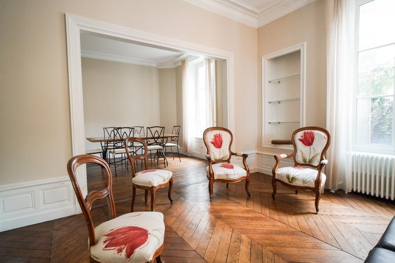 Maison - 206 m² - 10 pièces