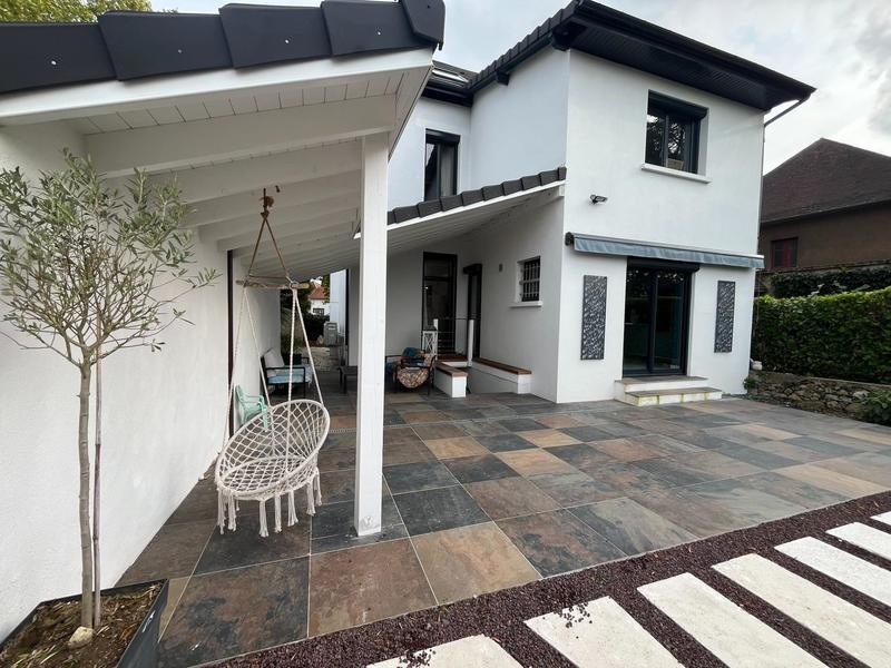 Maison de maîtres - 141 m² - 6 pièces