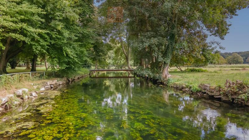 Maison - 430 m² - 11 pièces