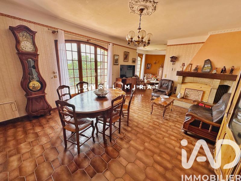 Maison - 260 m² - 14 pièces