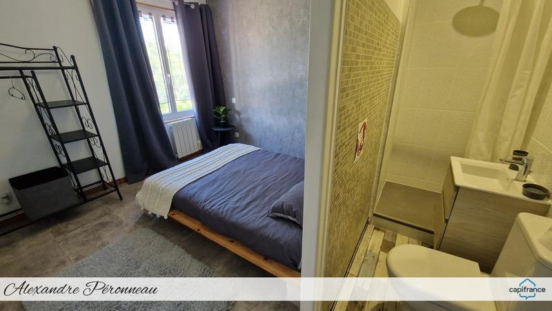 Maison - 235 m² - 12 pièces