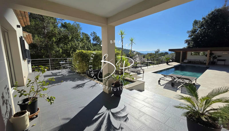 Maison - 148 m² - 6 pièces