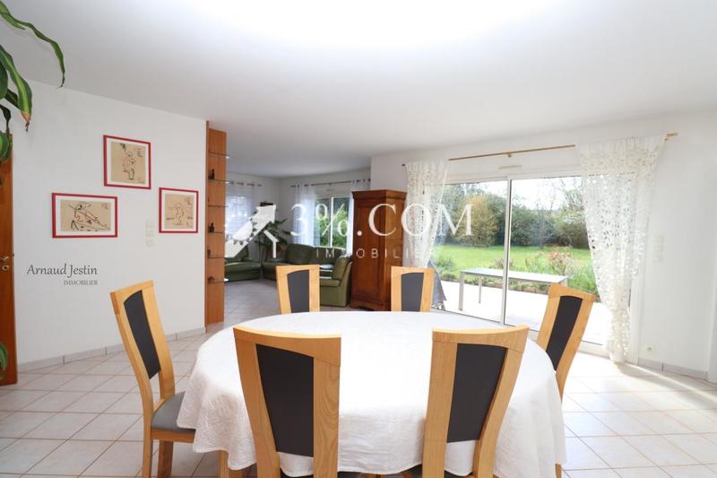 Maison - 176 m² - 9 pièces