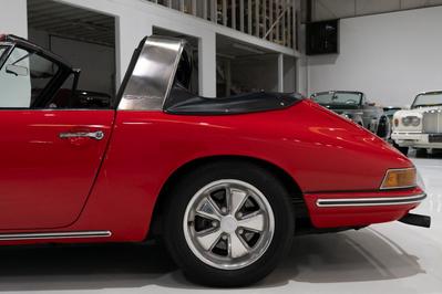 Porsche 911 2.0 ‘Soft Window’ Targa