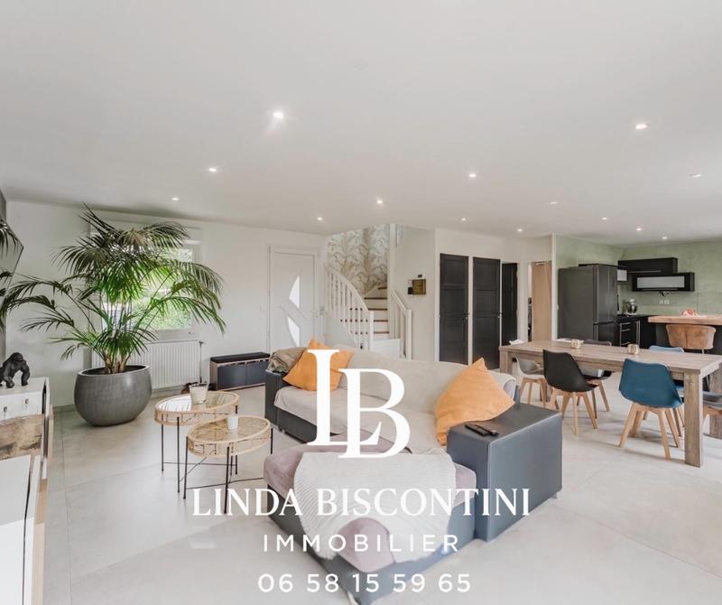 Maison - 223 m² - 7 pièces