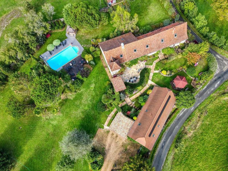 Maison - 365 m² - 8 pièces