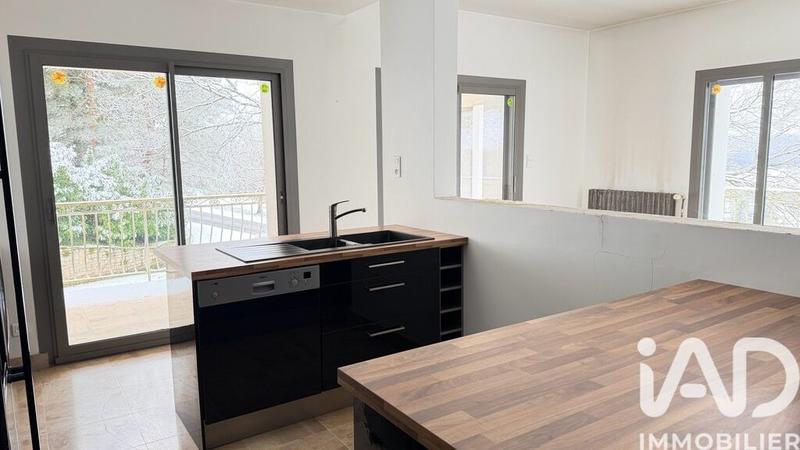 Maison - 171 m² - 7 pièces