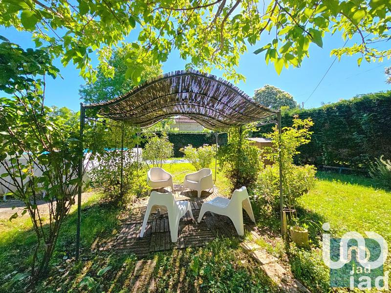 Maison - 223 m² - 8 pièces