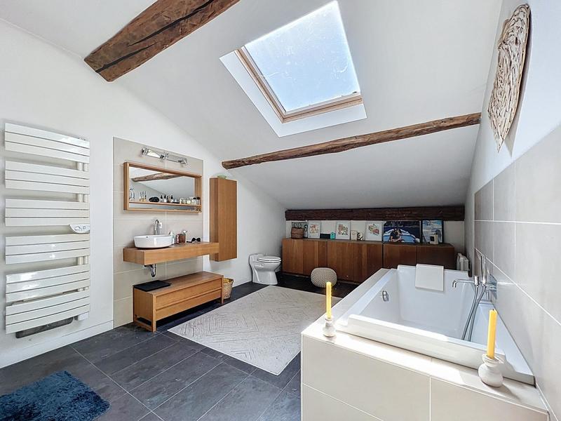 Villa - 270 m² - 7 pièces