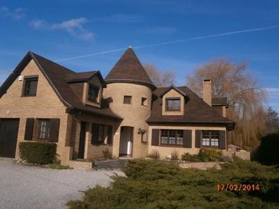 Maison - 165 m² - 9 pièces