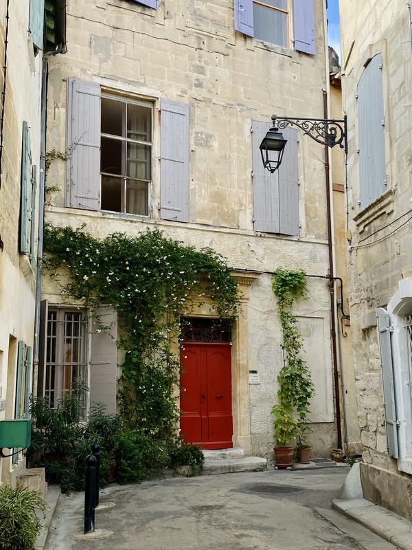 Arles au fil du nom des rues