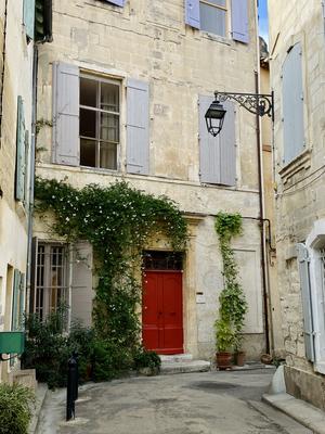 Arles au fil du nom des rues