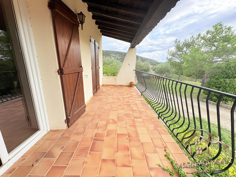 Maison traditionnelle - 220 m² - 7 pièces