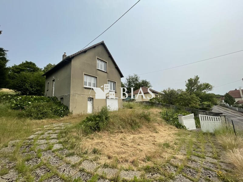 Maison - 97 m² - 5 pièces