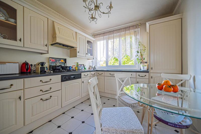 Appartement - 85 m² - 4 pièces