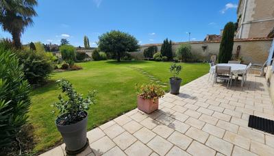 Maison de maîtres - 396 m² - 10 pièces