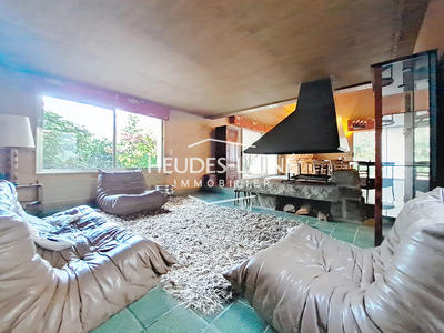 Maison - 225 m² - 7 pièces