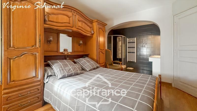 Maison - 219 m² - 8 pièces