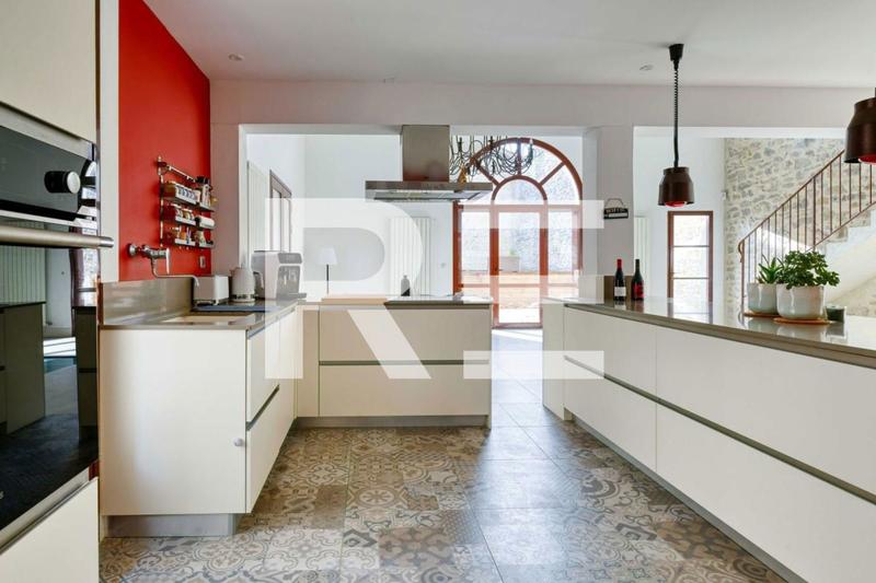 Maison - 166 m² - 6 pièces