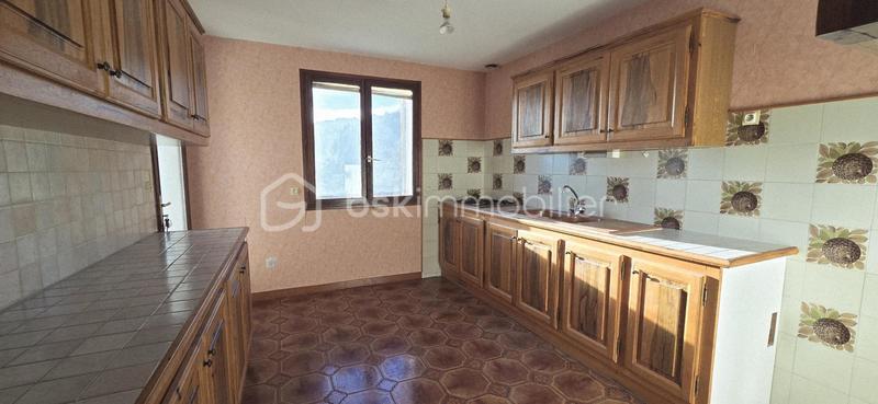 Maison - 190 m² - 8 pièces