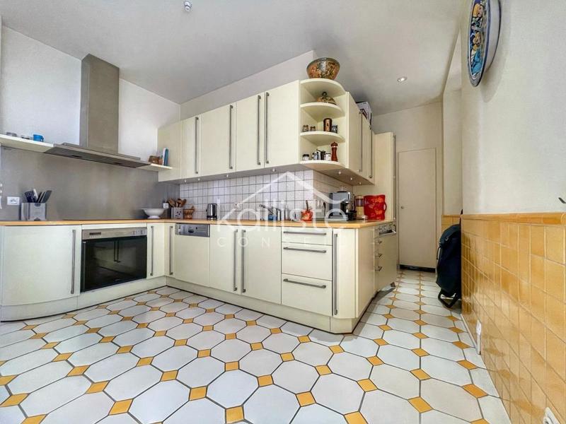 Appartement - 140 m² - 3 pièces