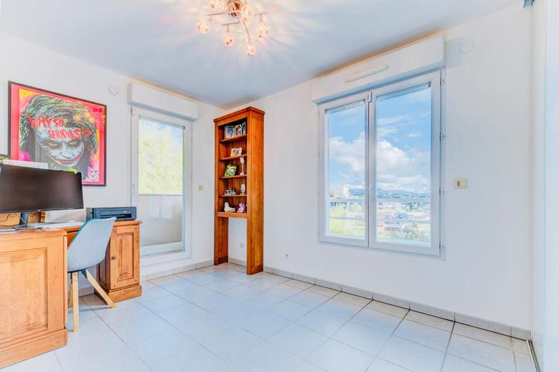 Duplex - 93 m² - 4 pièces