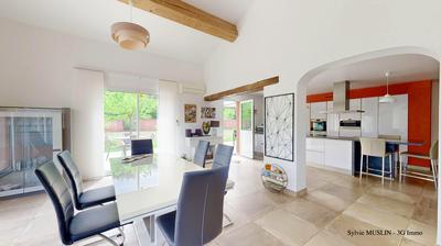 Villa - 144 m² - 10 pièces