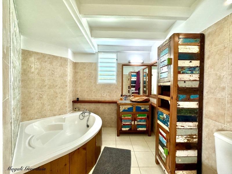 Propriété - 210 m² - 10 pièces