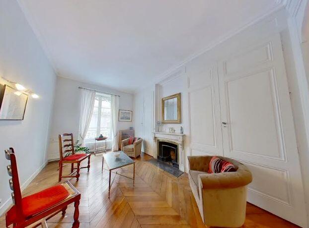 Appartement ancien - 188 m² - 5 pièces