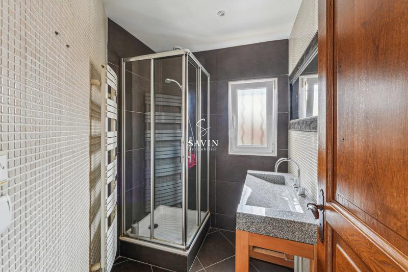 Maison - 296 m² - 5 pièces