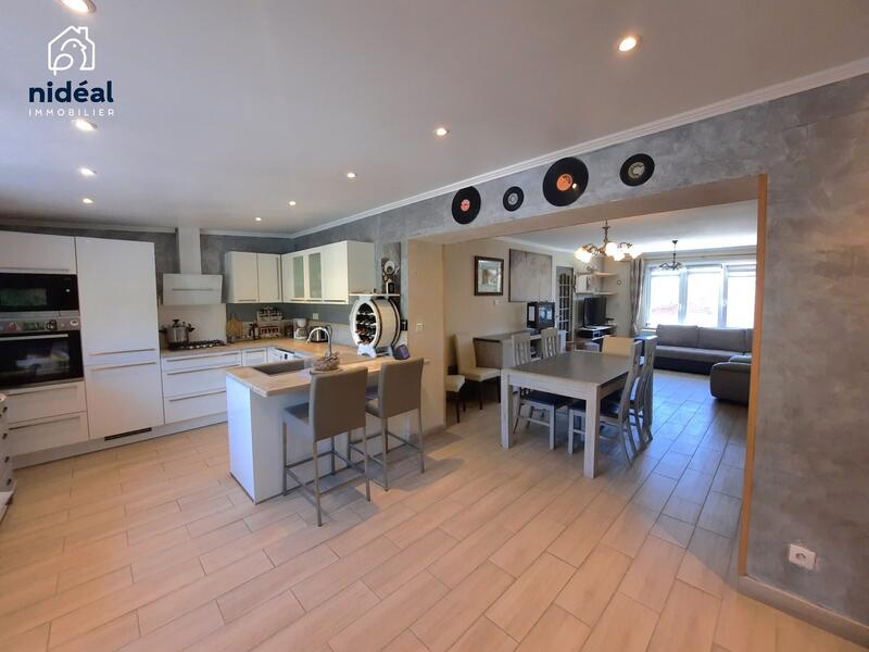 Maison - 101 m² - 6 pièces