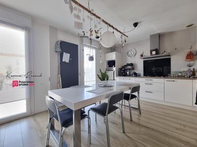 Maison - 98 m² - 5 pièces
