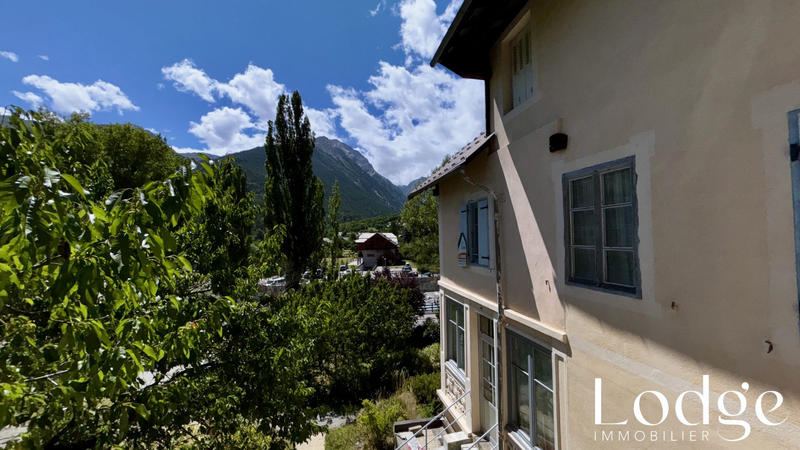 Maison - 400 m² - 26 pièces