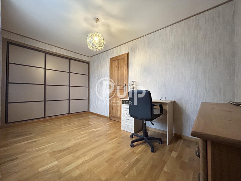 Maison - 95 m² - 7 pièces