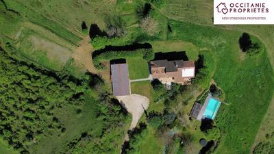 Propriété - 390 m² - 8 pièces