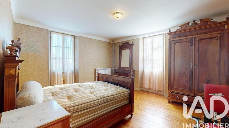 Maison - 216 m² - 8 pièces