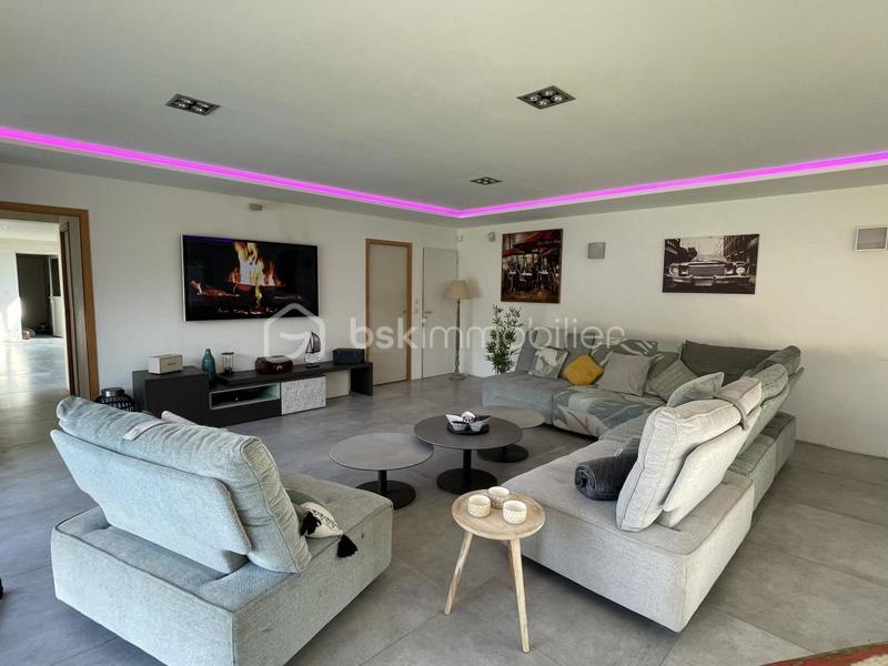 Villa - 310 m² - 12 pièces