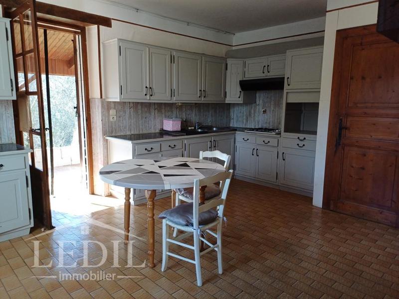 Maison - 200 m² - 5 pièces