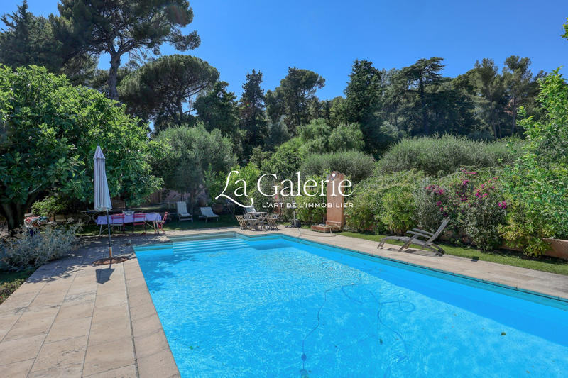 Maison ancienne - 250 m² - 9 pièces