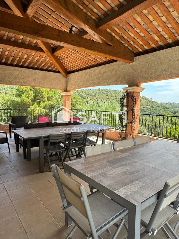 Villa - 207 m² - 5 pièces