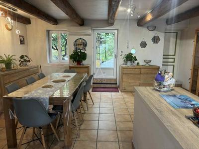 Maison - 136 m² - 4 pièces