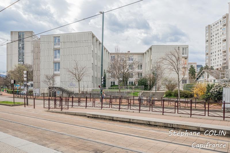 Immeuble - 1 700 m² - 46 pièces