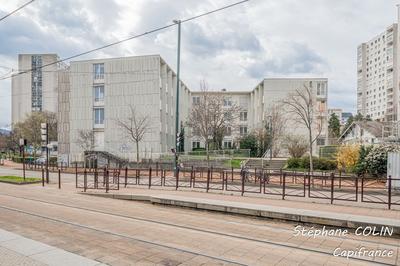 Immeuble - 1 700 m² - 46 pièces