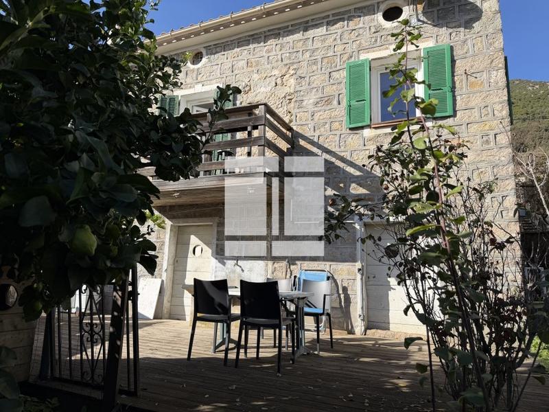 Maison de village - 128 m² - 4 pièces