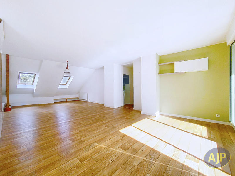 Appartement - 90 m² - 4 pièces