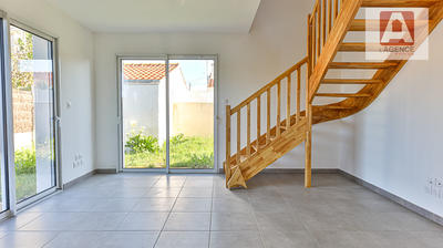 Maison - 93 m² - 5 pièces