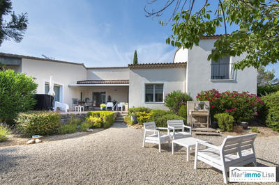 Villa - 256 m² - 6 pièces