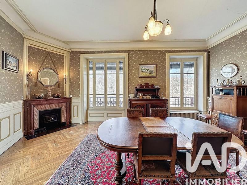 Appartement - 212 m² - 6 pièces