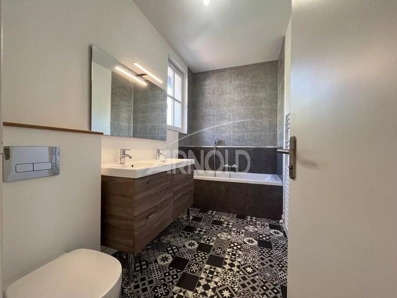 Maison - 145 m² - 6 pièces