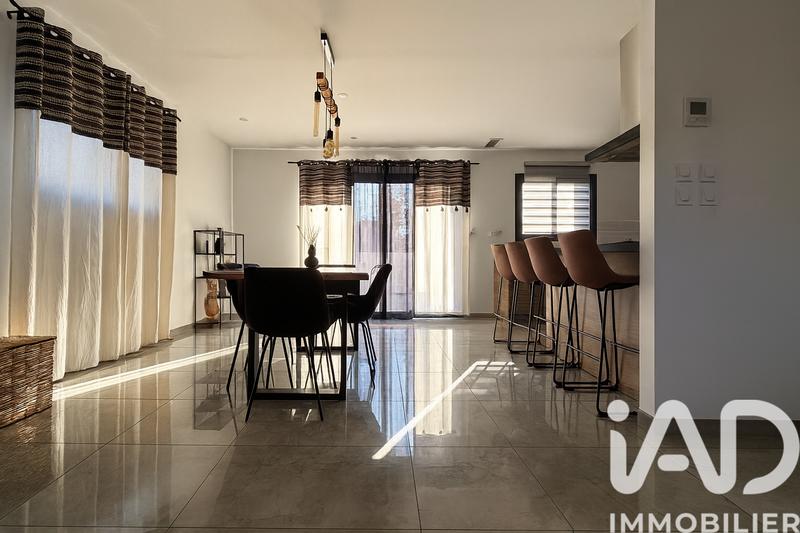 Maison - 122 m² - 5 pièces